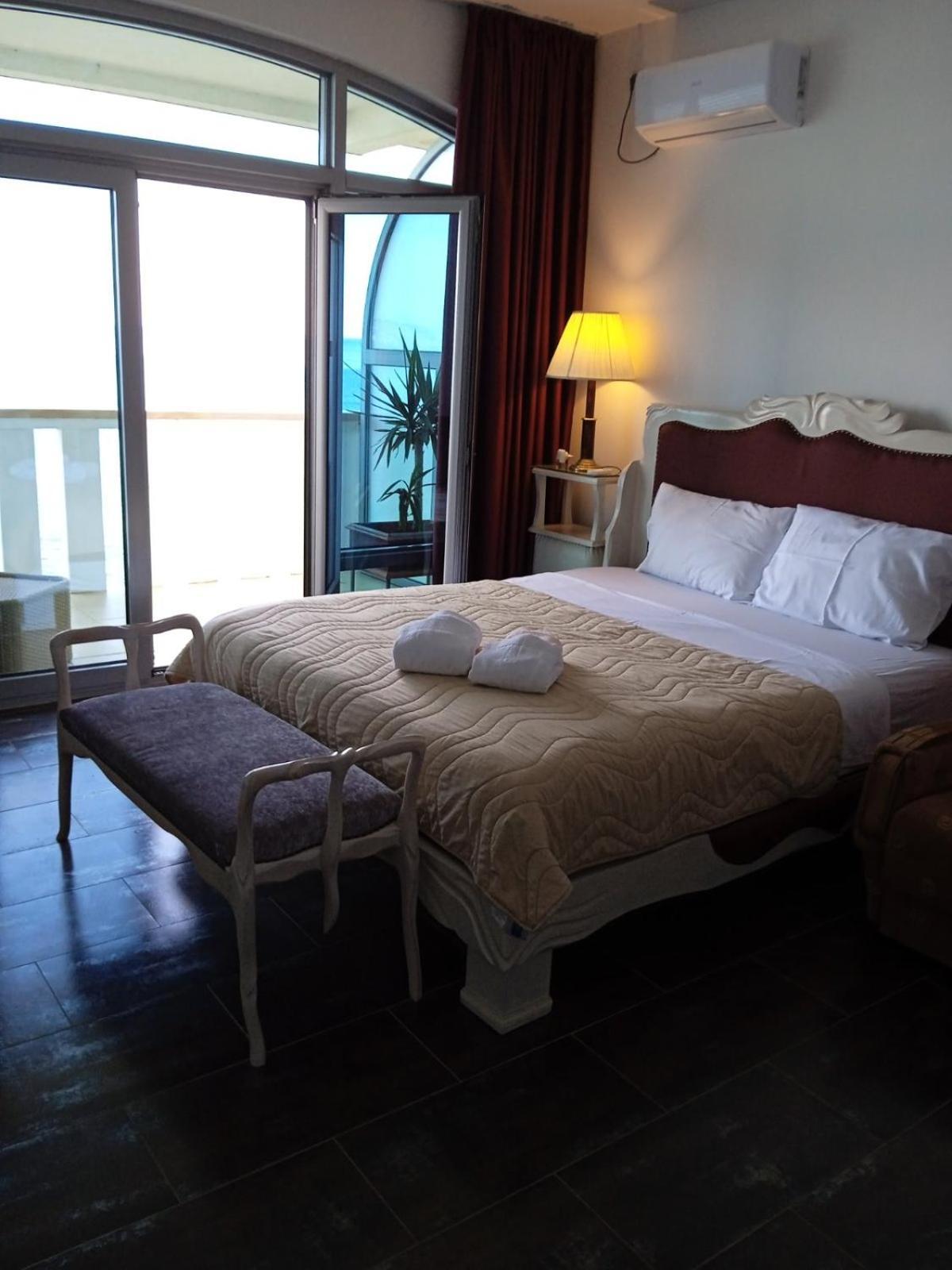 Sunset View Apartments 바르 객실 사진